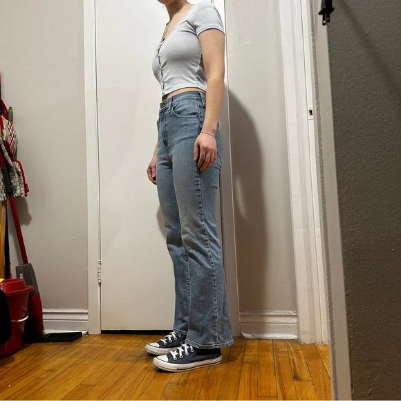 Levi’s (26Wx29L) High Waisted Crop Flare  Blue Women's Jeans - Picture 3 of 16